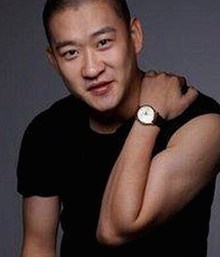 炎亚纶：从偶像到热点人物的转变，背后的情绪与关系纠葛